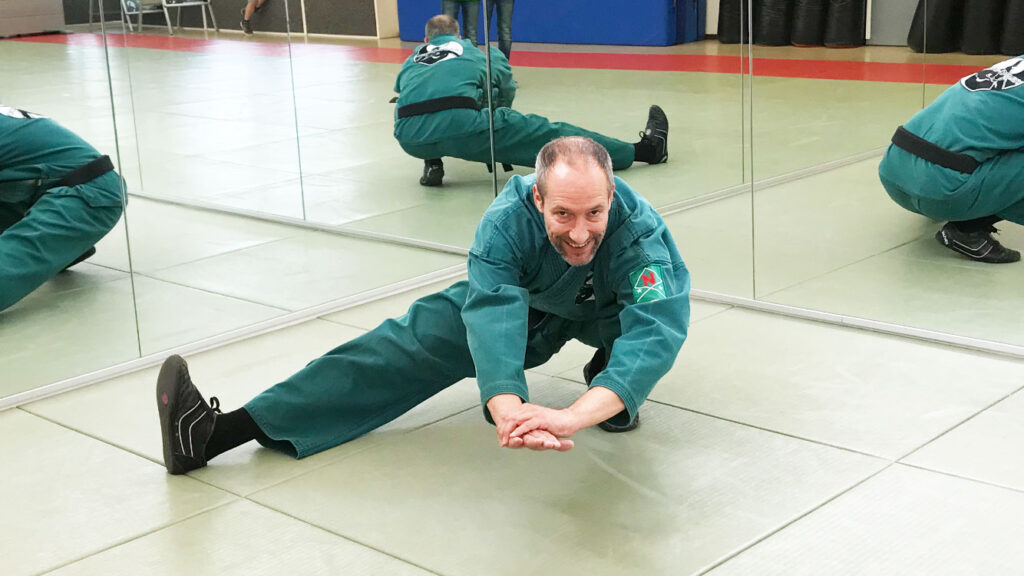 Marcel Ganze beim Stretching